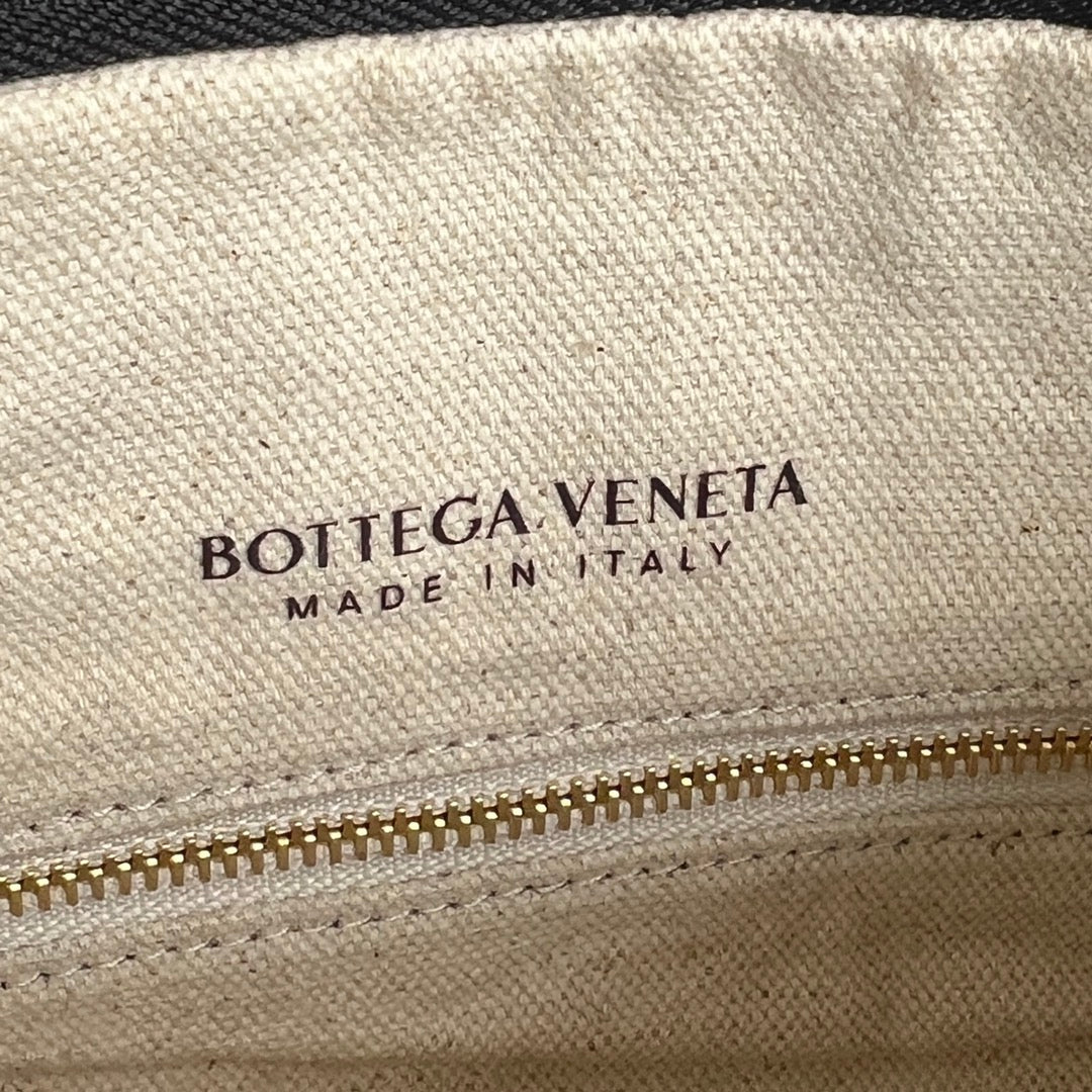GEMELLI SHOULDER BAG 36 IN BEIGE RAFFIA AND BLACK LAMBSKIN