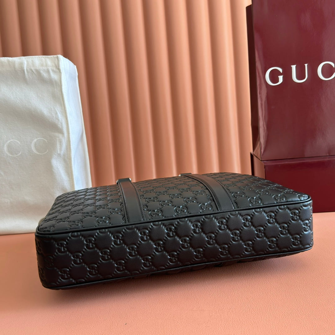 GUCCI 26S EMBLEM DUFFLE BAG 38 IN BLACK EMBOSSED CALFSKIN